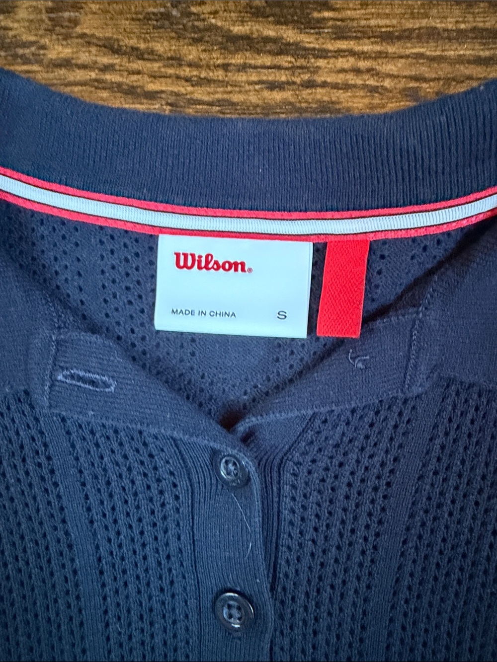Wilson Sport Qtr Button Top Size Small - Picture 2 of 3
